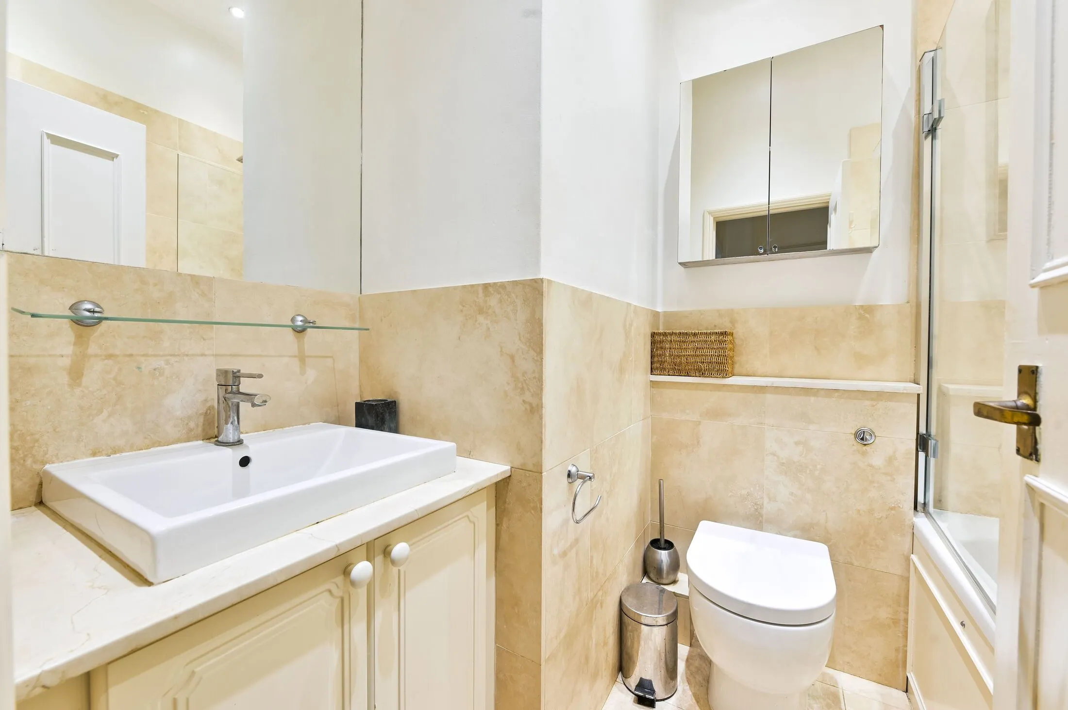 Flat Redcliffe Square in Greater London