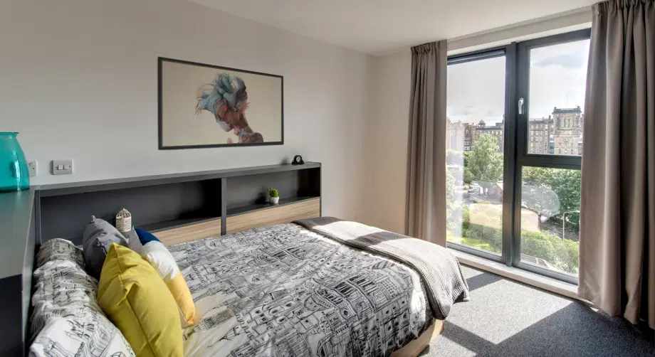 Flat St James Road in Glasgow