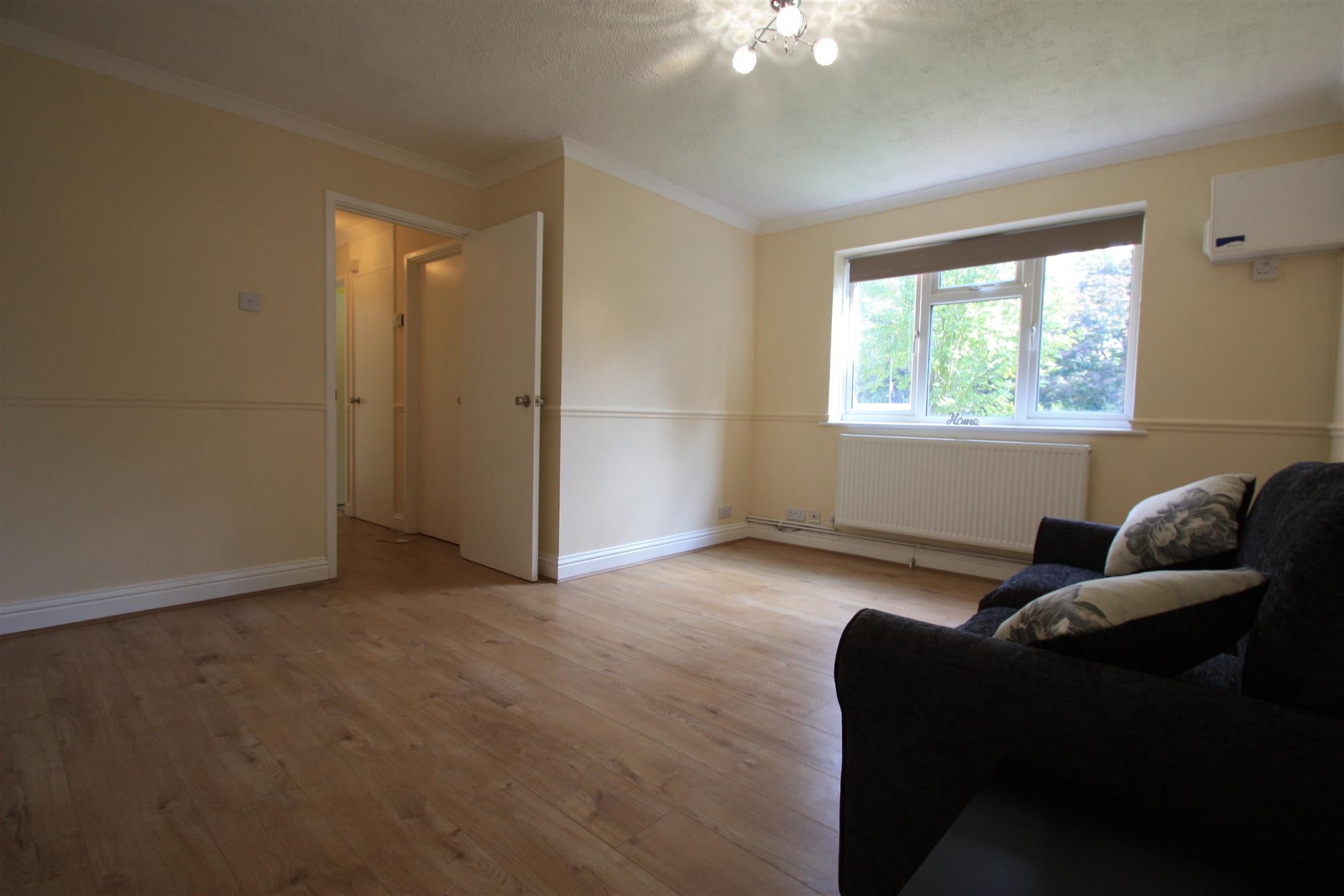 Flat Byron Road in Greater London