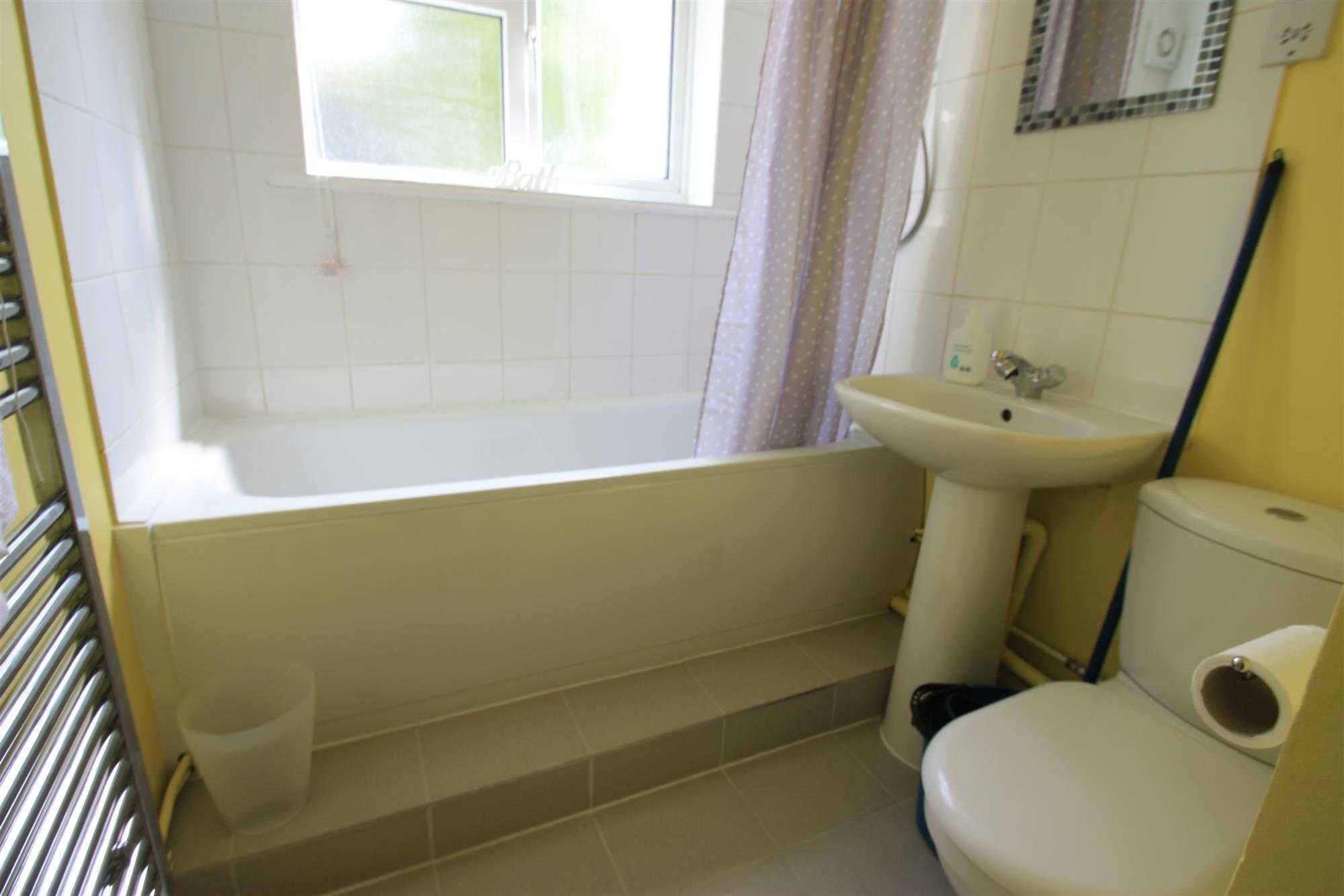 Flat Byron Road in Greater London
