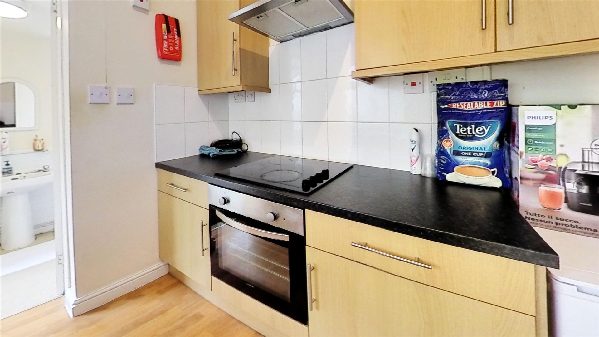 Room Heeley Road in Birmingham