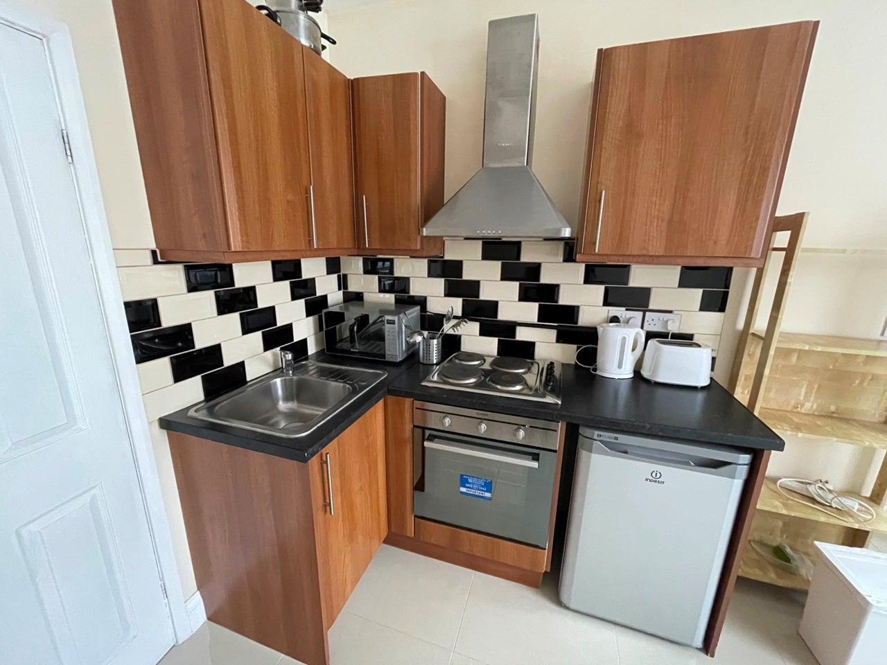 Flat Birkbeck Avenue in Greater London