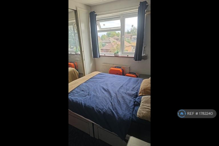 Room Upminster Road North in Greater London
