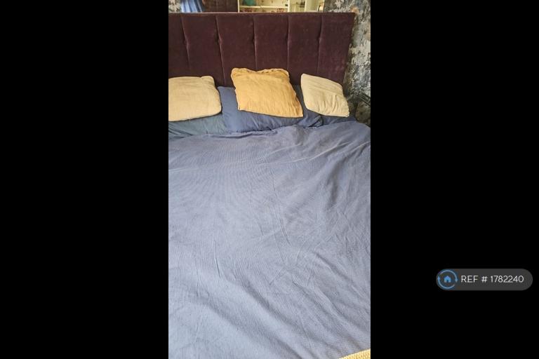 Room Upminster Road North in Greater London