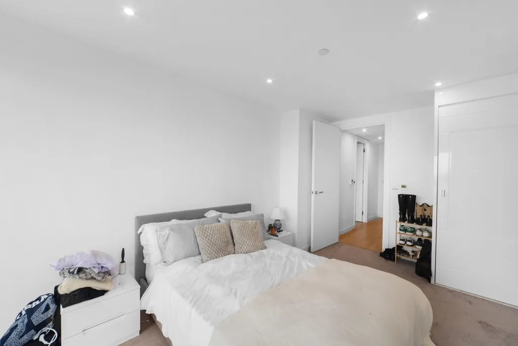 Flat Yabsley Street in Greater London