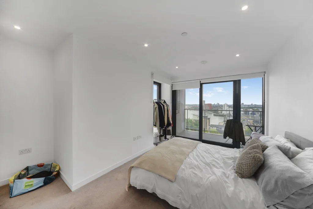 Flat Yabsley Street in Greater London