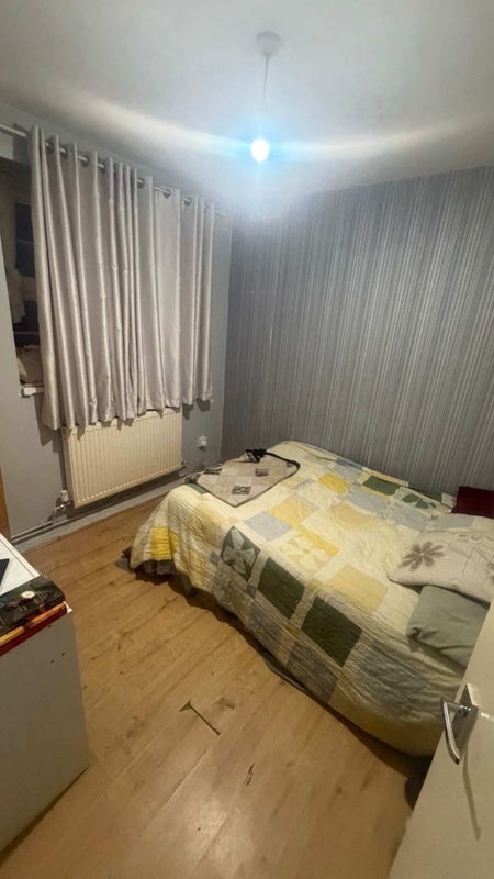 Room Harford Street in Greater London