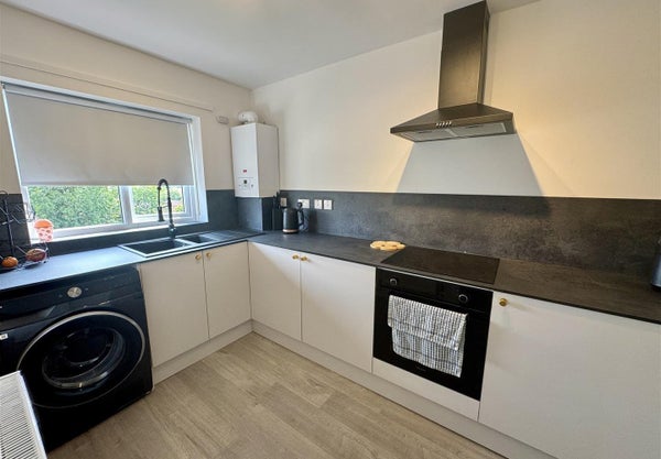 Flat Hamilton Avenue in Halesowen