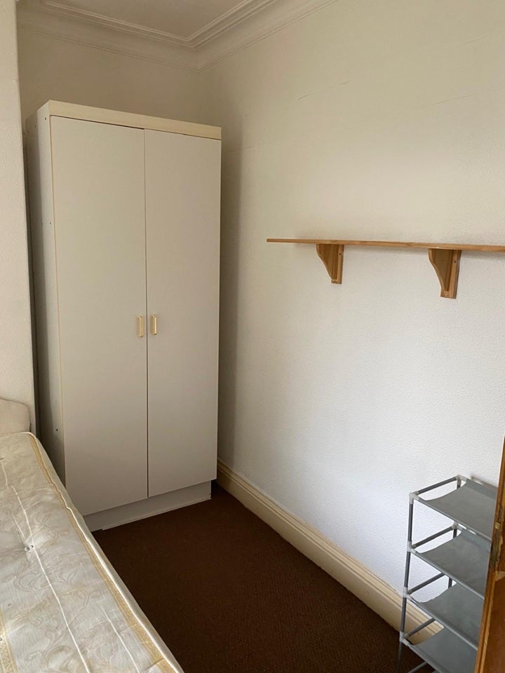 Room Wellington Crescent in Bradford