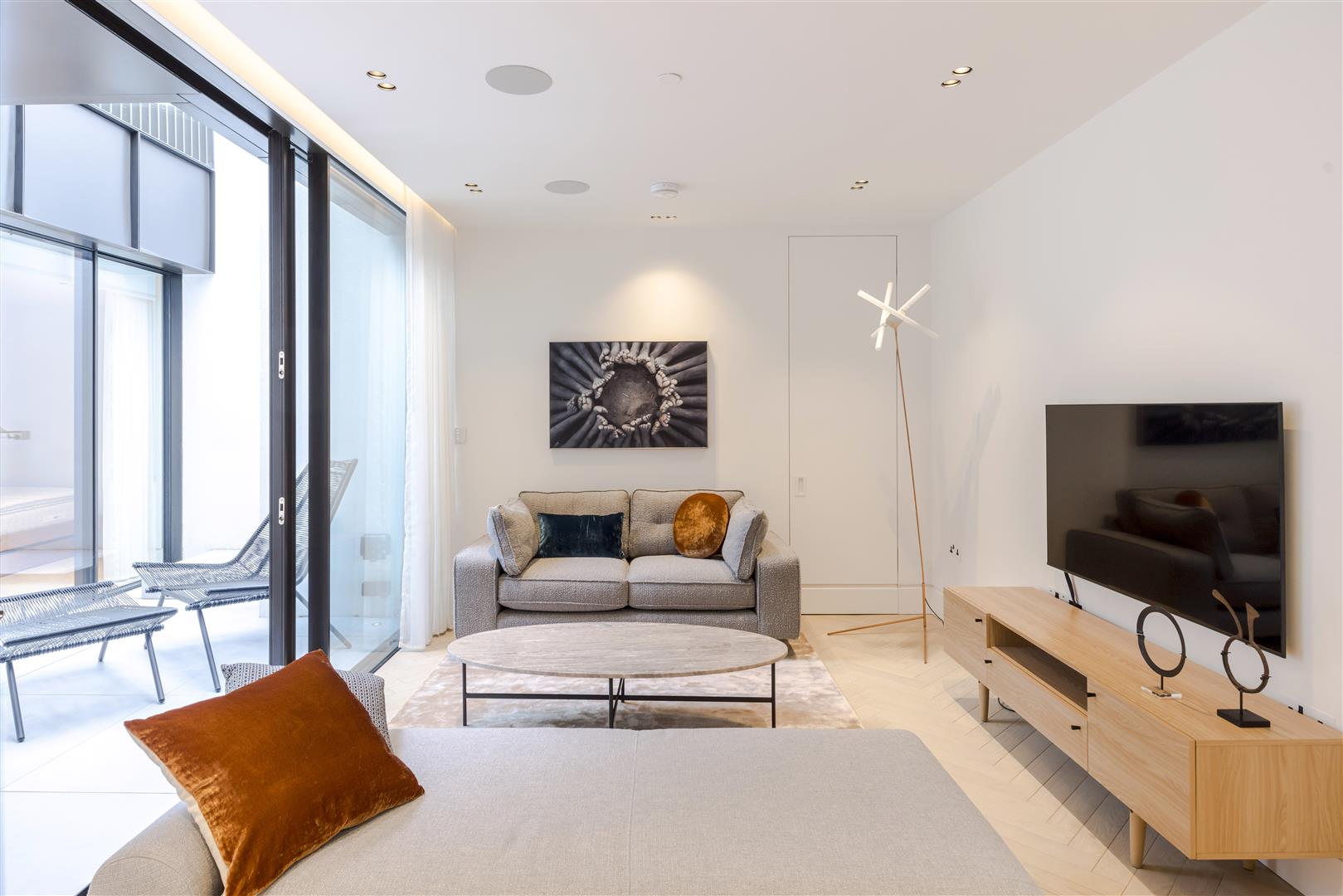 Flat Park Crescent in City of Westminster