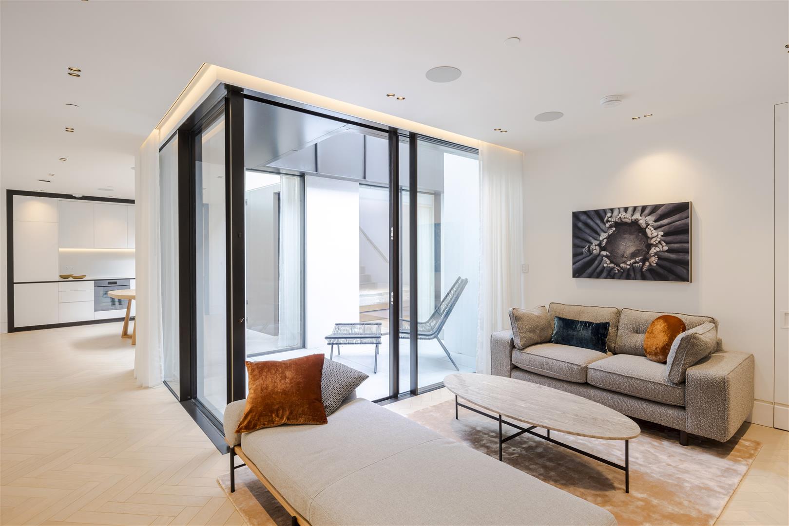 Flat Park Crescent in City of Westminster