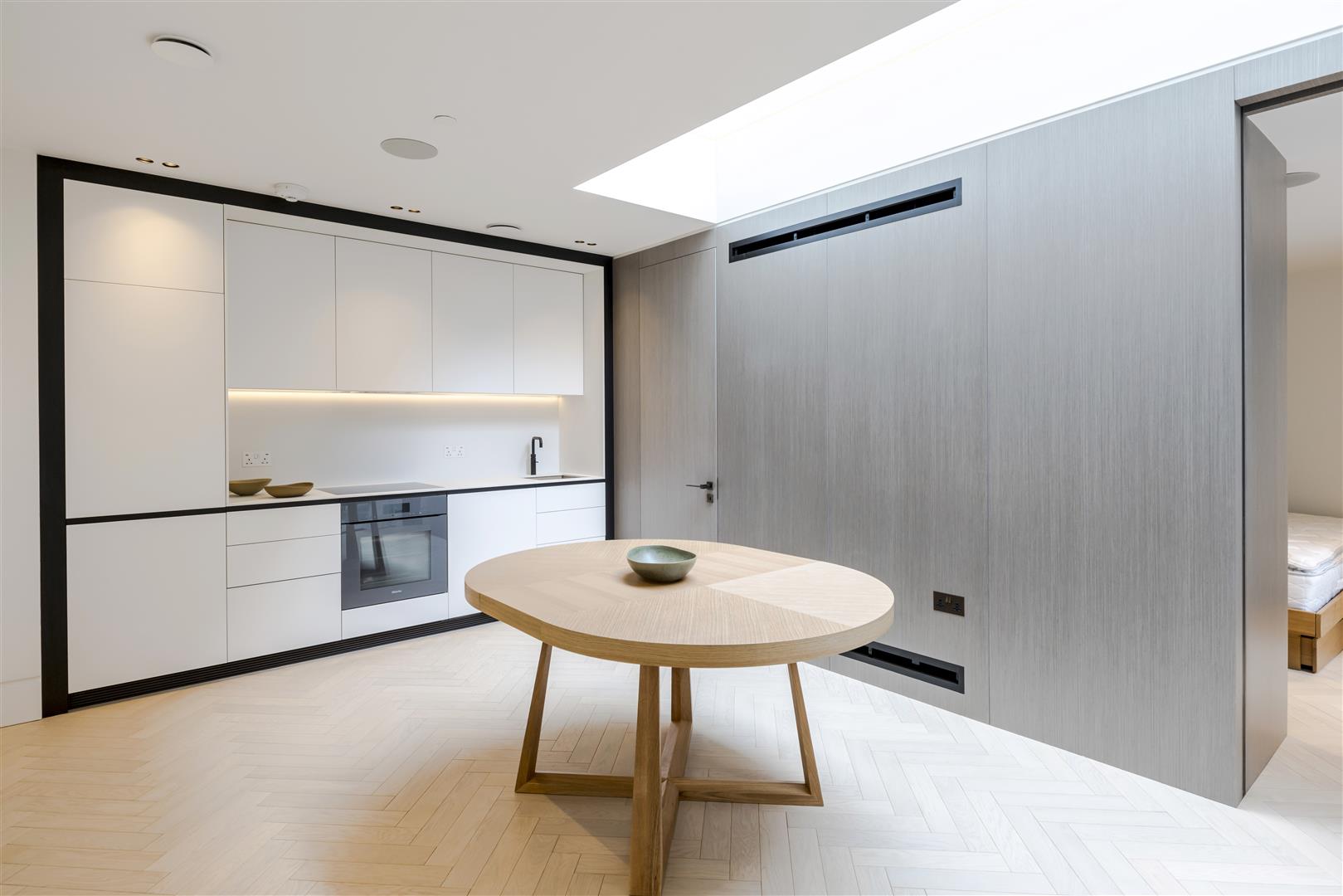 Flat Park Crescent in City of Westminster