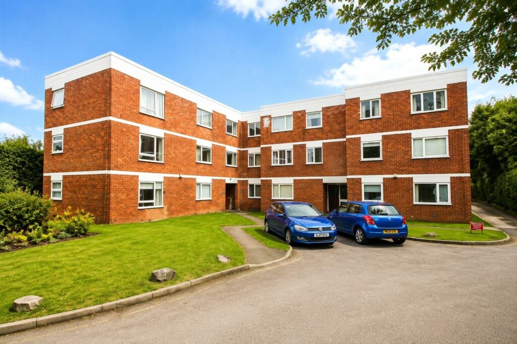 Flat Seymour Court in Hart