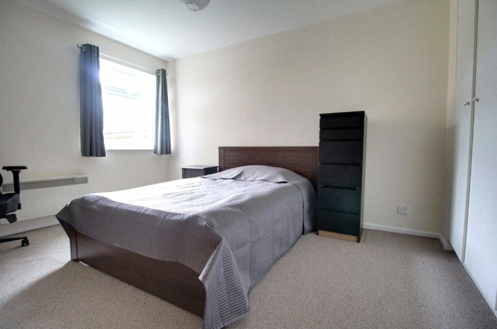 Flat Seymour Court in Hart