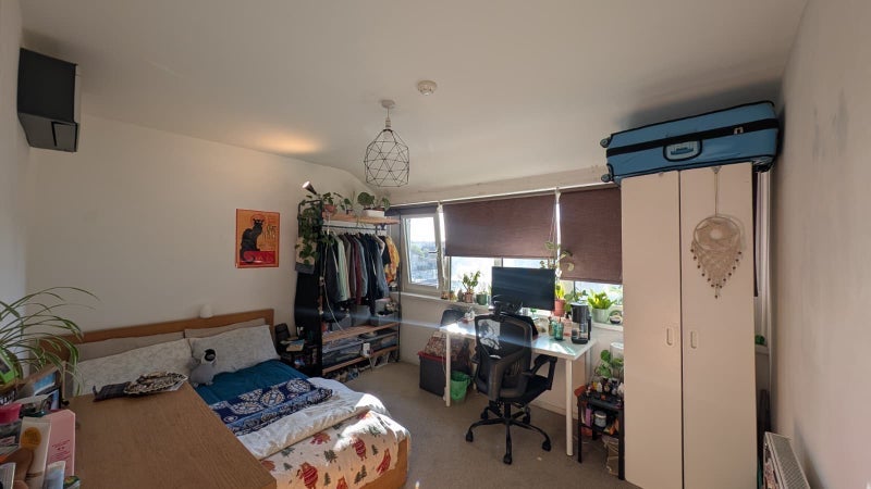 Room East Surrey Grove in Greater London