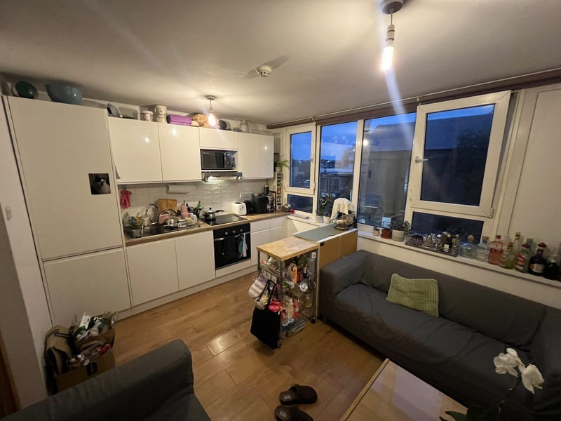 Room East Surrey Grove in Greater London