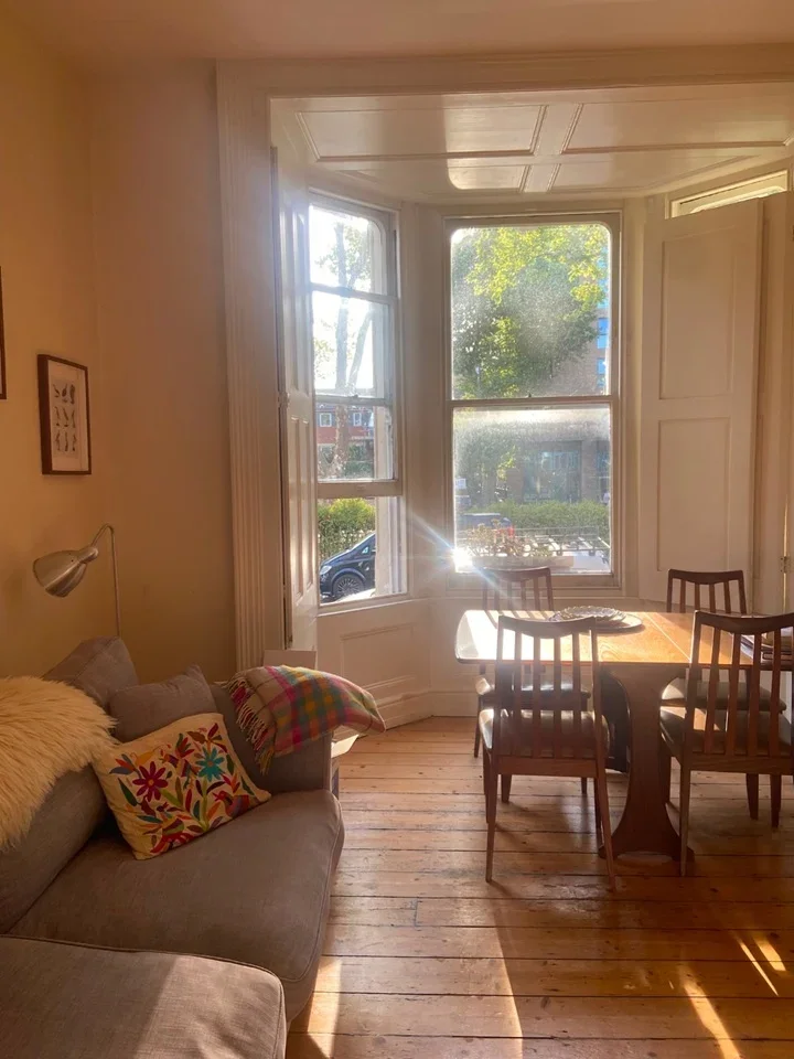 Flat Pembroke Road in Greater London