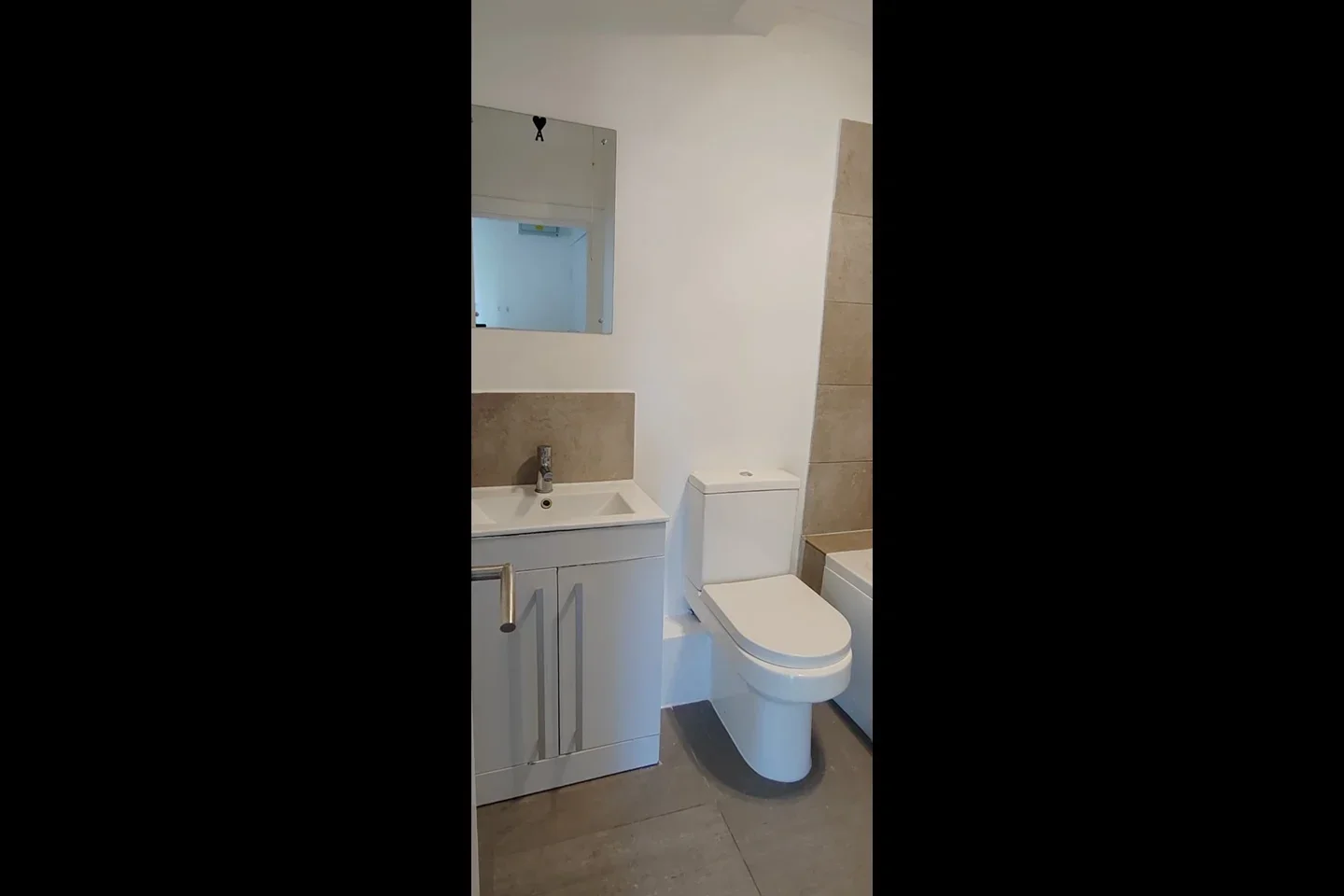 Flat Gladstone Road in Greater London