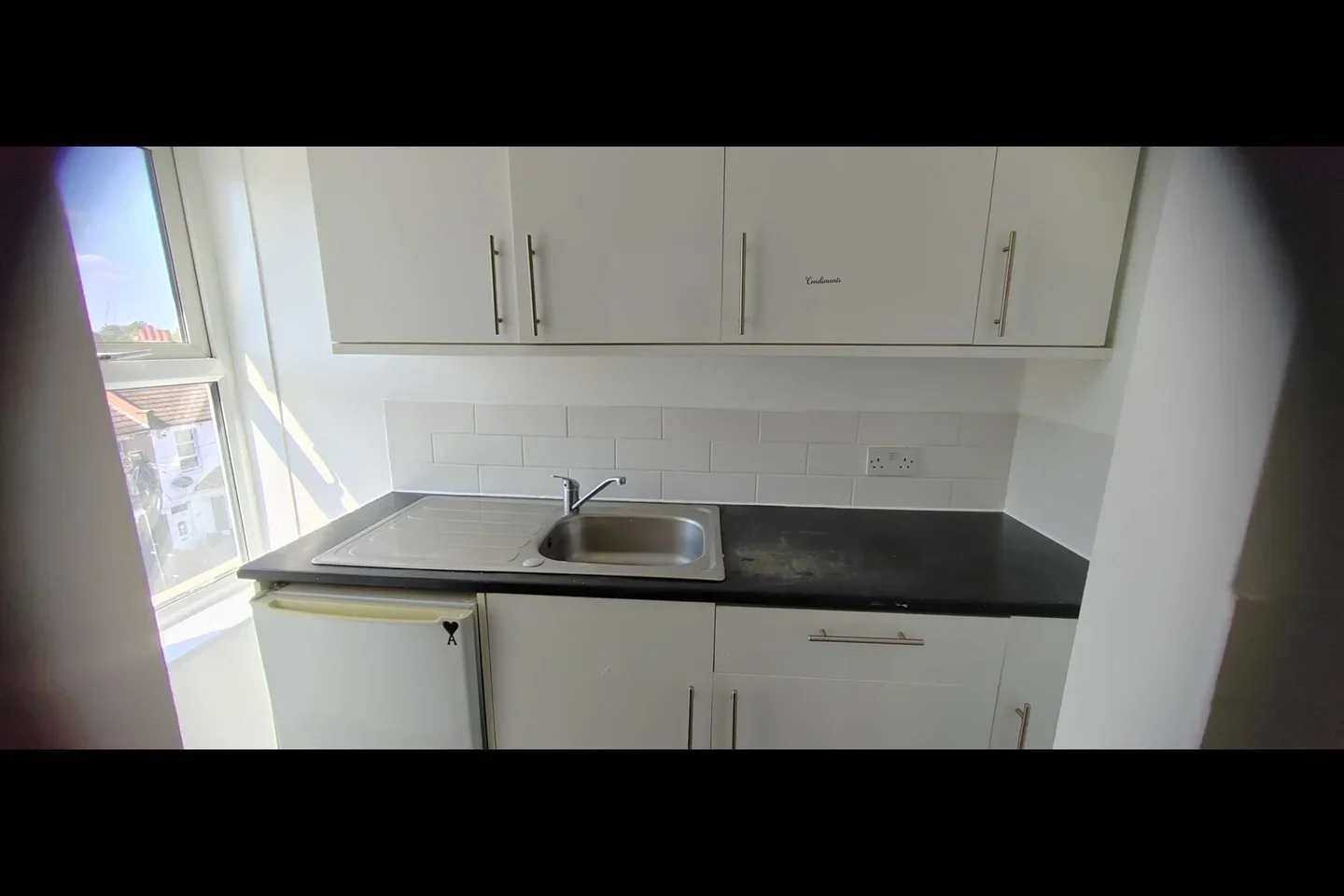 Flat Gladstone Road in Greater London