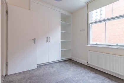Flat Clarendon Road in Watford