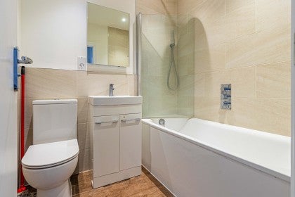 Flat Clarendon Road in Watford