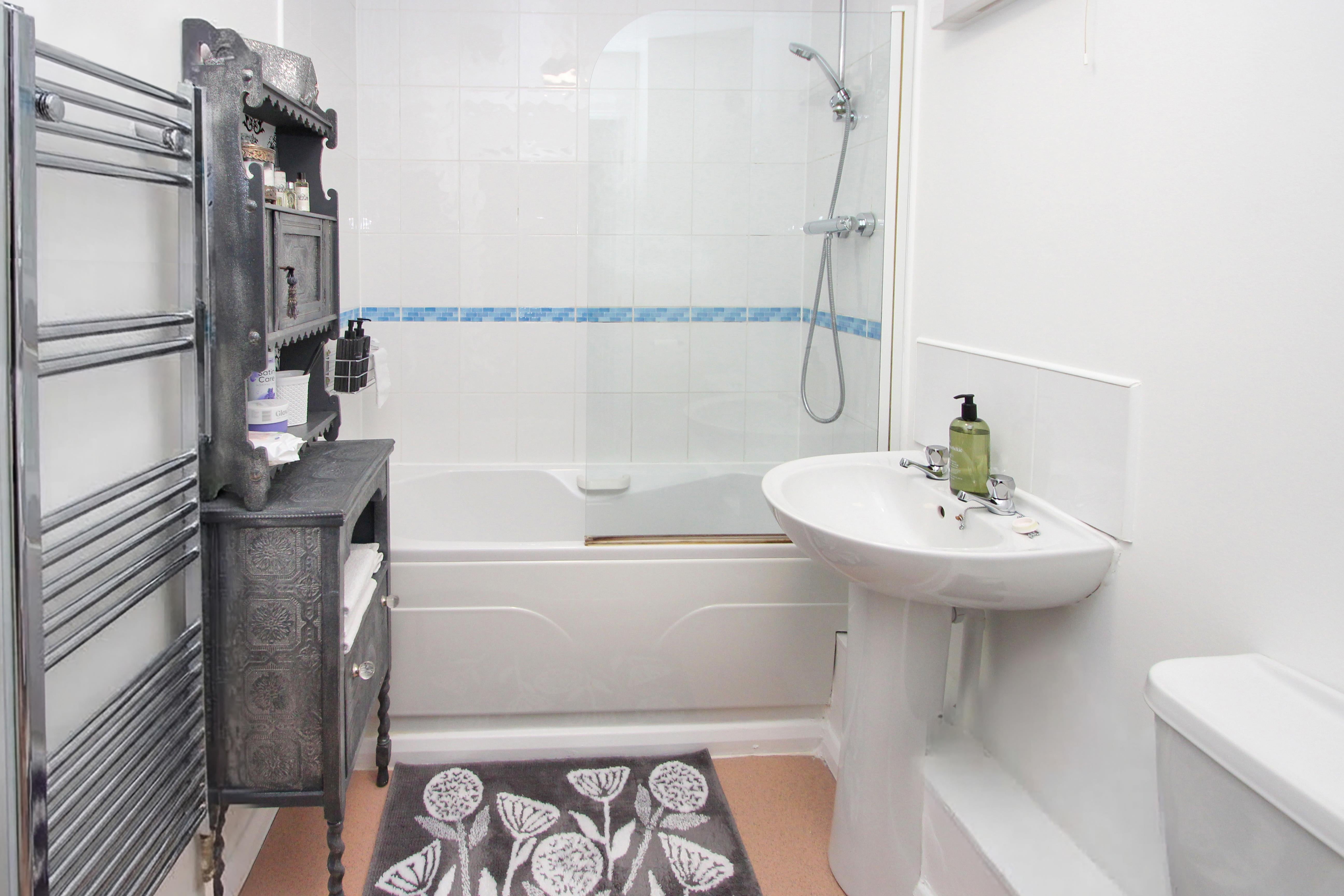 Flat Covallen Court in Rushden