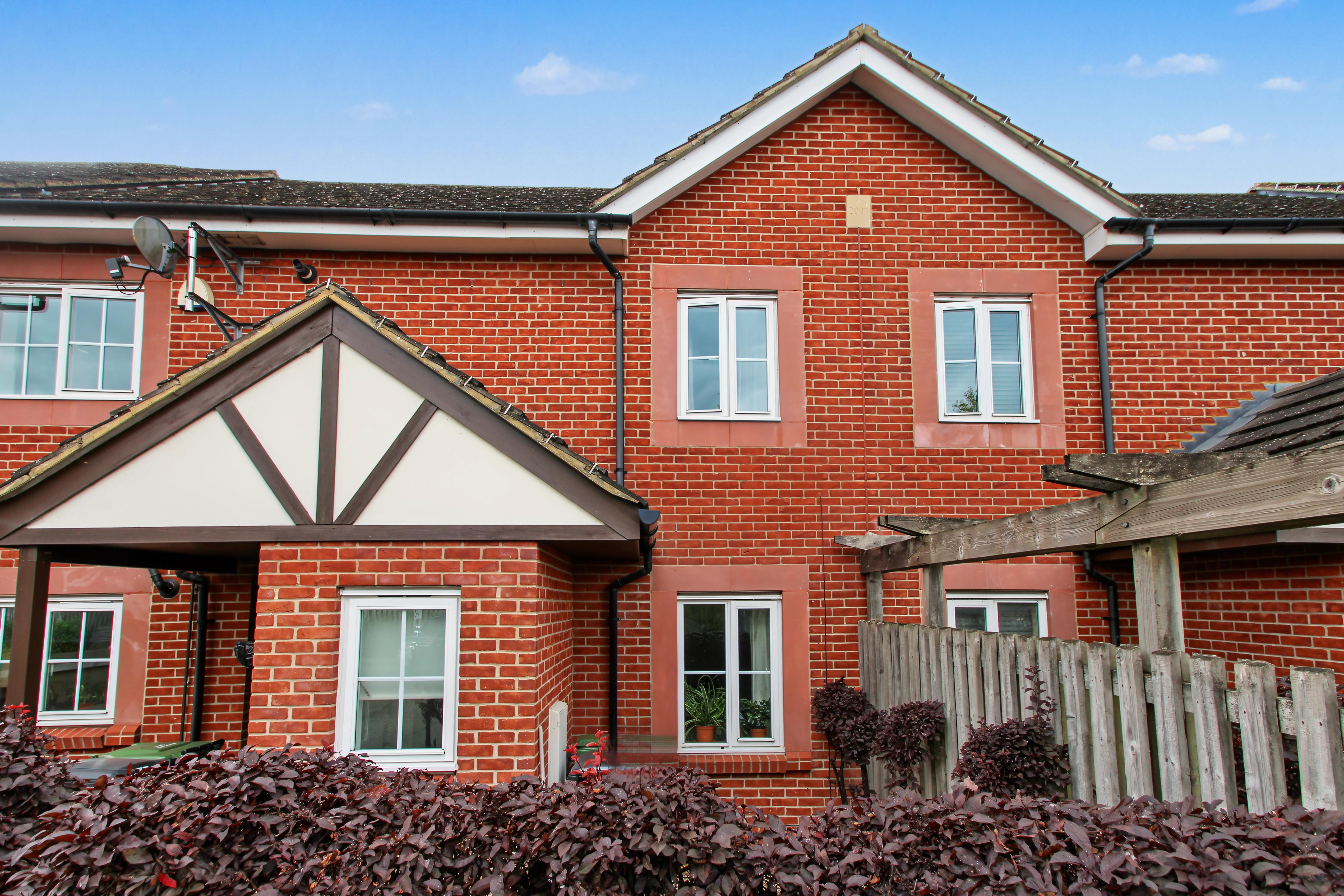 Flat Covallen Court in Rushden