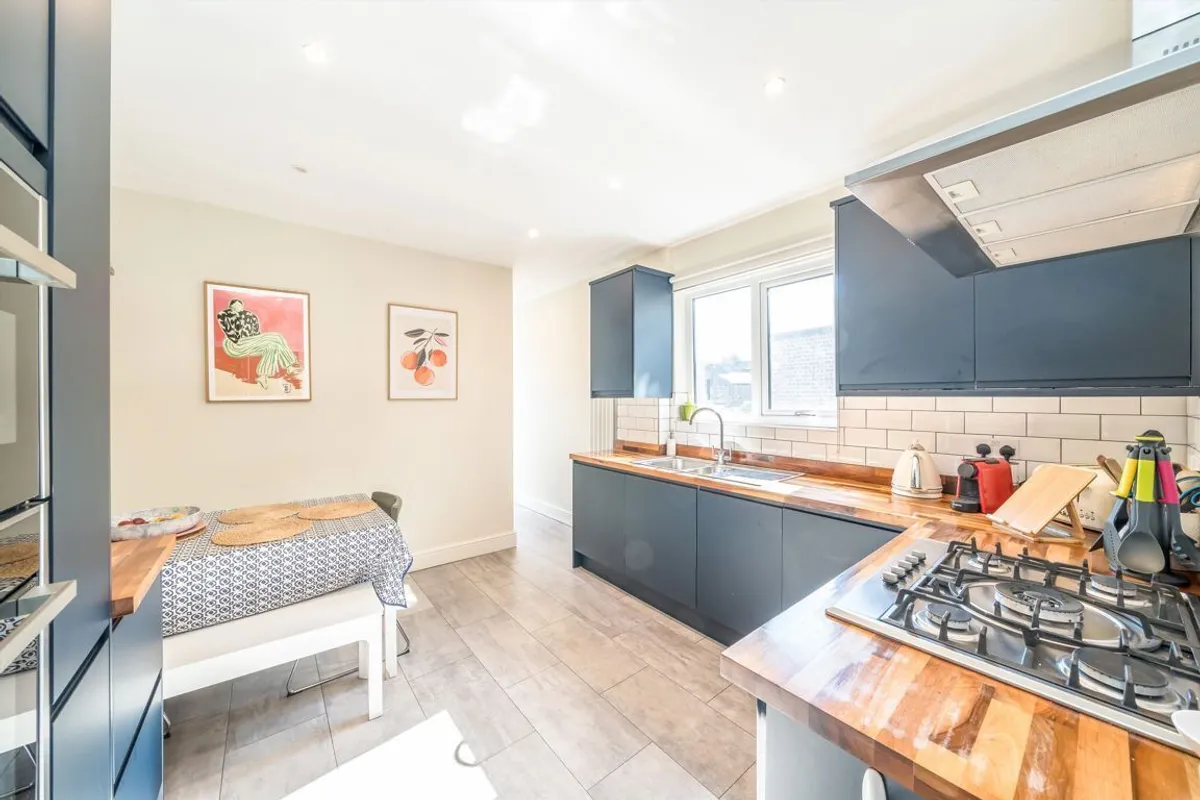 Flat Inglemere Road in Greater London