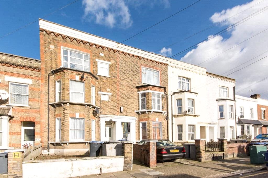 Flat Rucklidge Avenue in Greater London