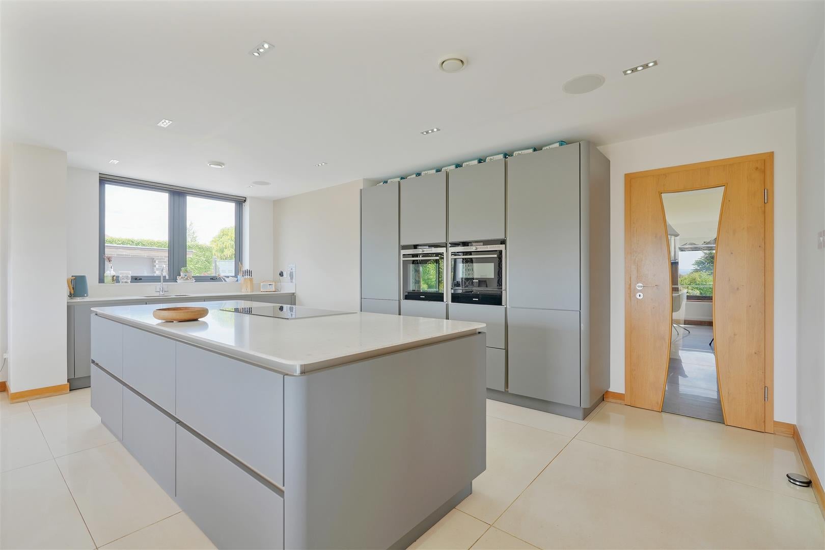 House Sledgate Lane in Wickersley