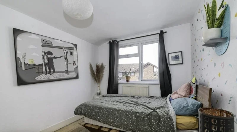 Room Woodford Road in Greater London