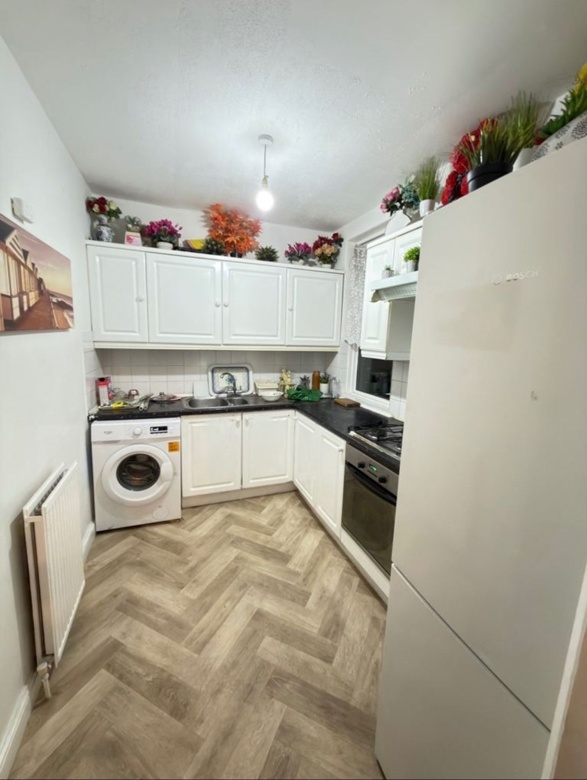 Flat Regal Row in Greater London