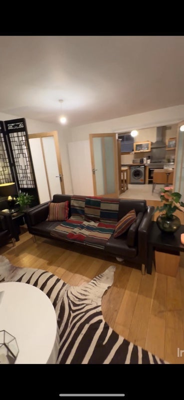 Room Shooters Hill Road in Greater London