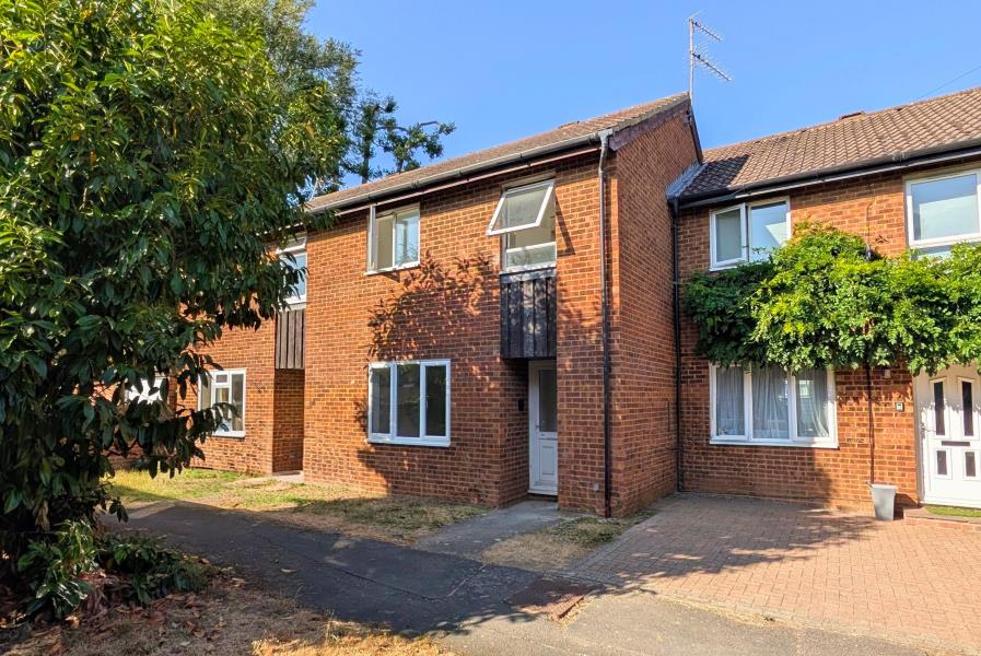House Hamble Walk in Woking