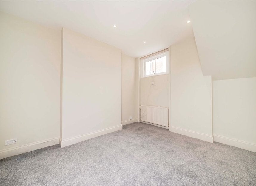 Flat Mackeson Road in Greater London