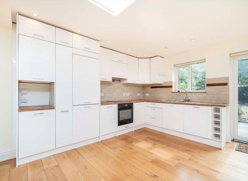 Flat Mackeson Road in Greater London