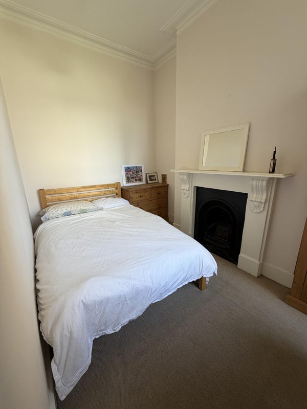 Room Mayflower Road in Greater London