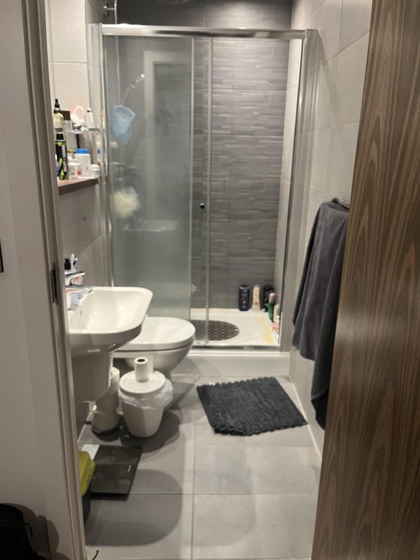 Room Trinity Way in Salford
