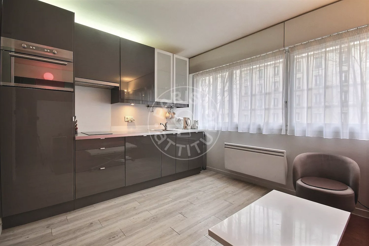 Flat Rue Cambronne in Paris