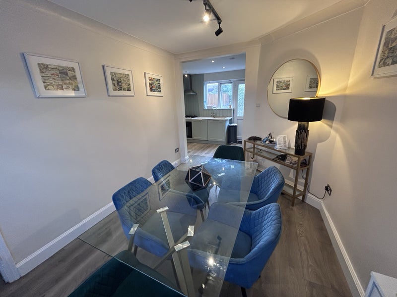 Room Highfield Road in Greater London