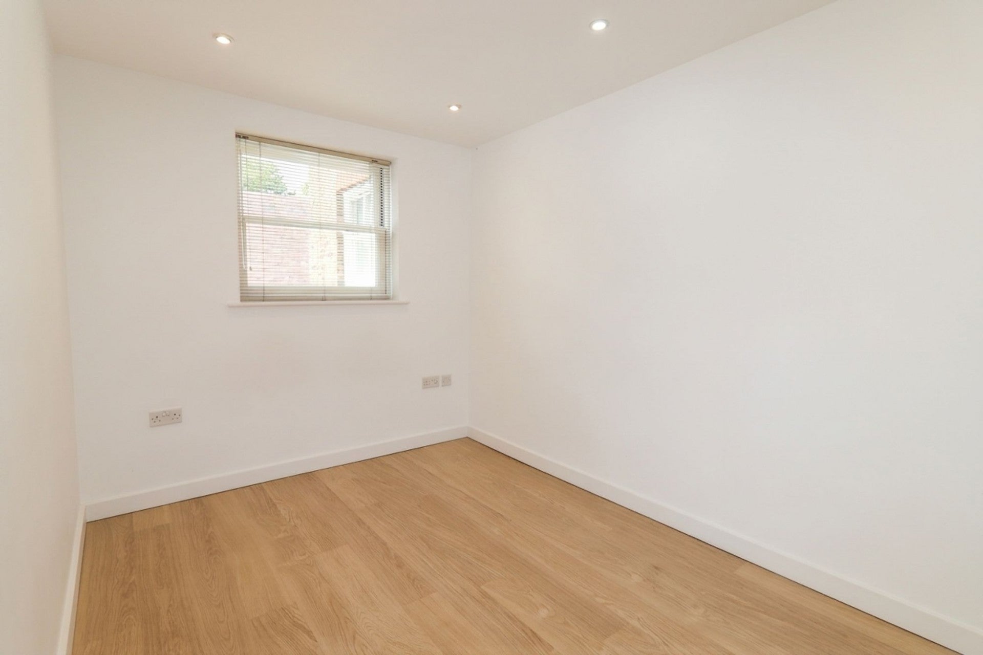 Flat Talbot Road in Three Rivers