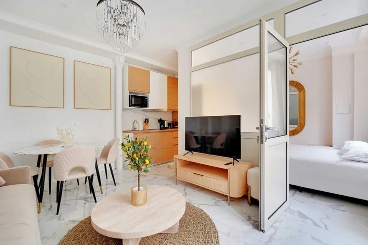 Flat Avenue Kléber in Paris