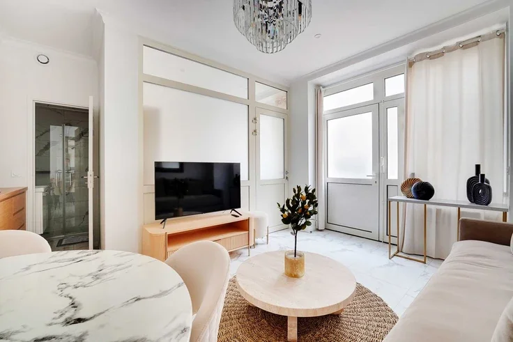 Flat Avenue Kléber in Paris