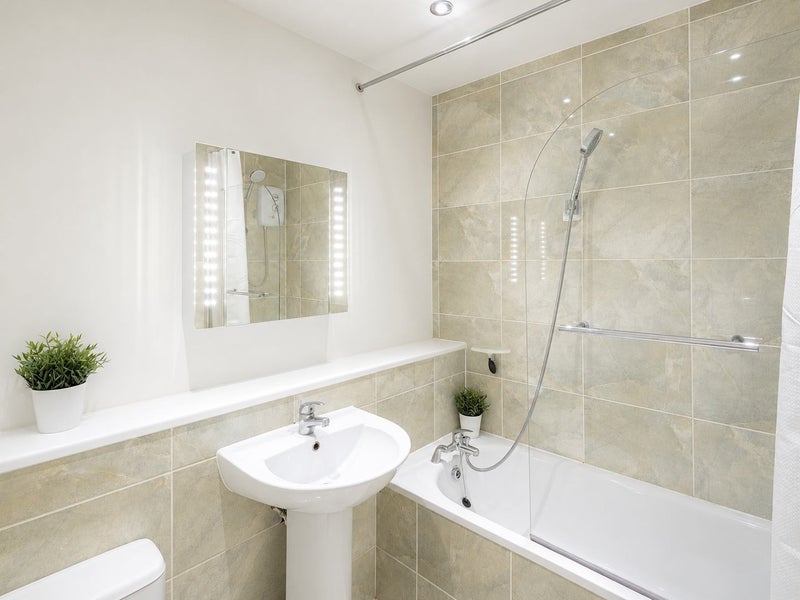 Flat Fountain Drive in Greater London