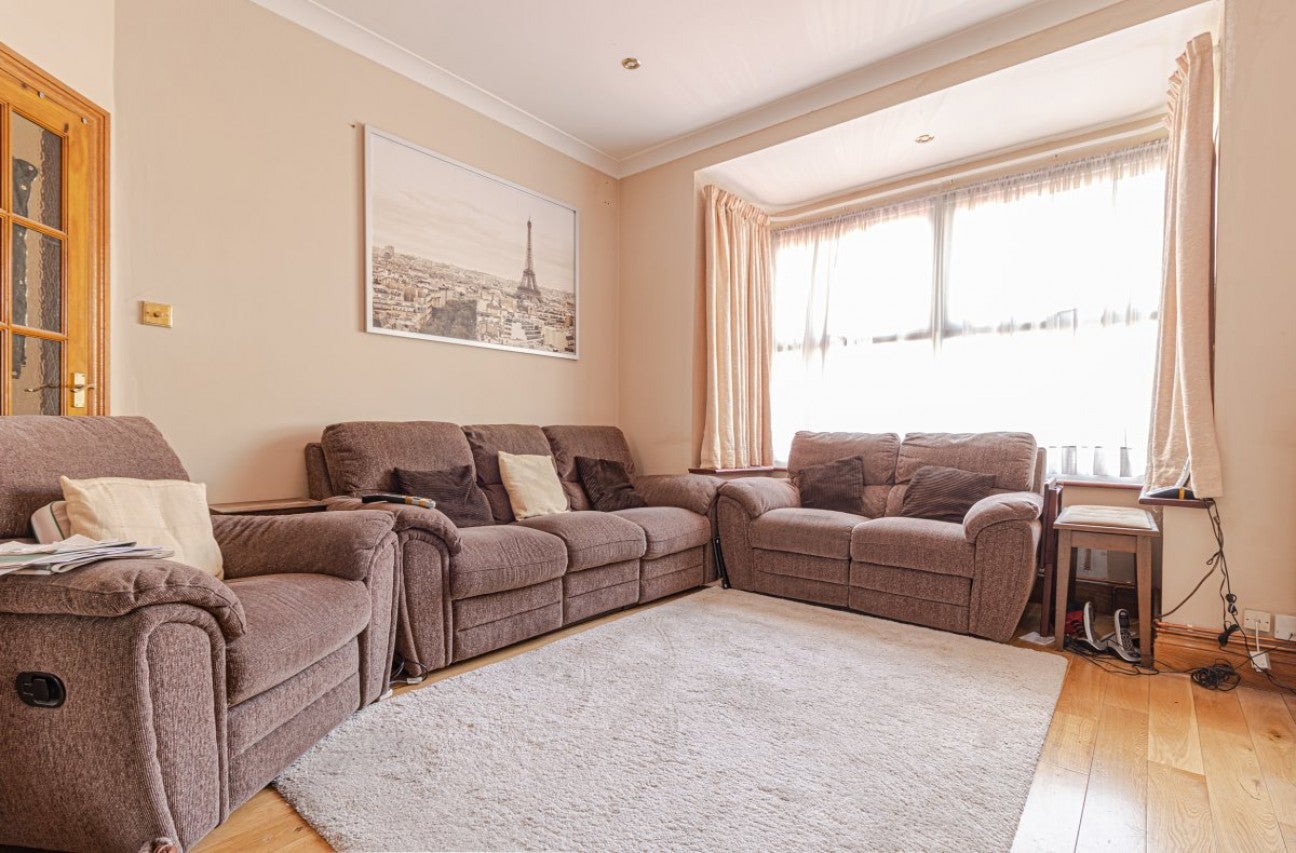 House Babington Road in Greater London