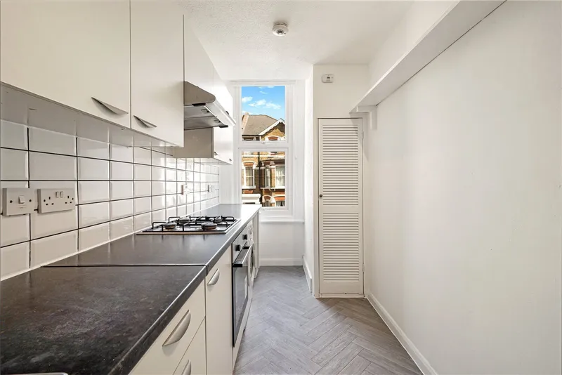 Flat Fordwych Road in Greater London