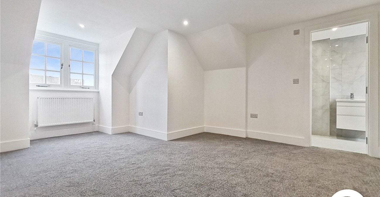 Flat Lowfield Street in Dartford