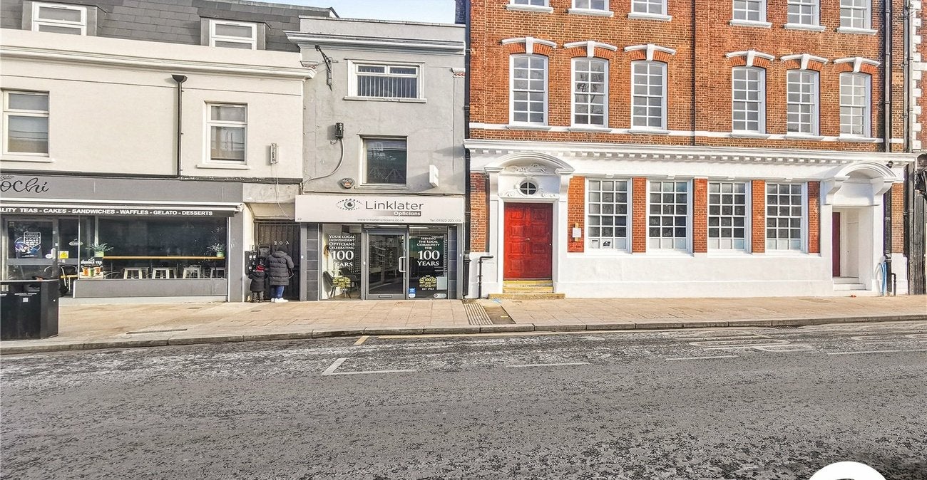 Flat Lowfield Street in Dartford