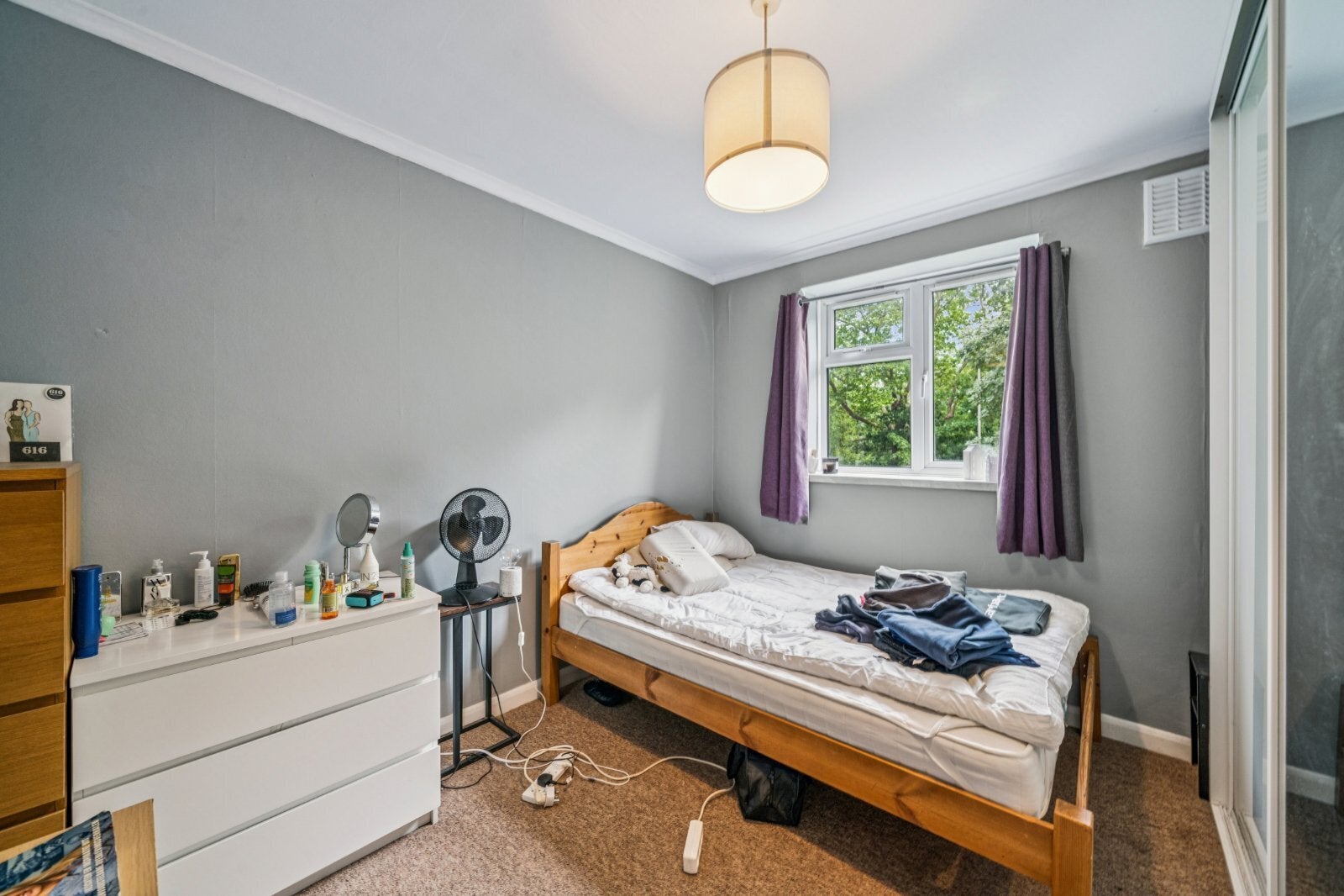 Flat Spencer Park in Greater London