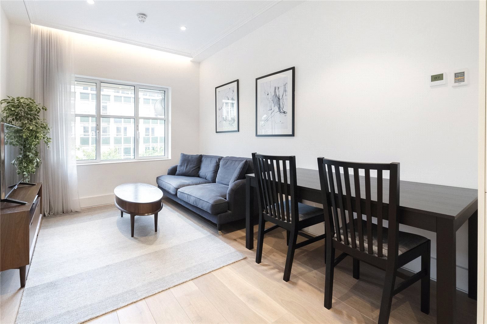 Flat Kingsway in City of Westminster